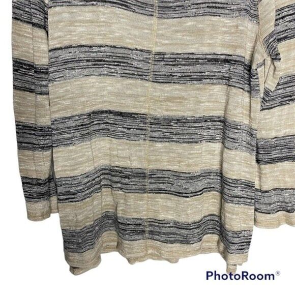 5/$25 Signature Studio Black Tan Striped Knit Scoop Neck Long Sleeve Sweater 1X - Picture 3 of 8
